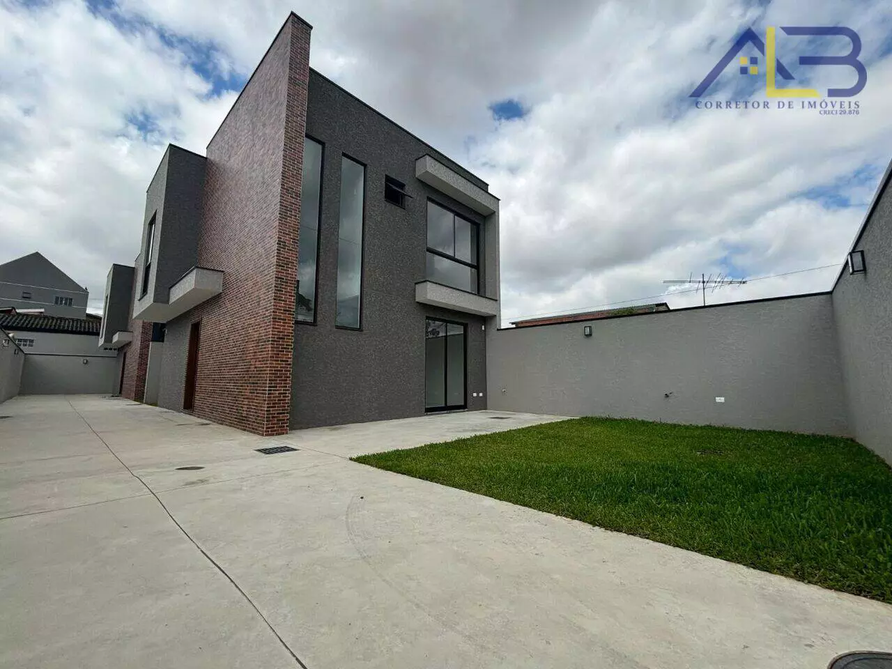  R$ 679.000   Sobrado com 3 dormitórios à venda, 105 m² por R$ 679.000,00 - Bairro Alto - Curitiba/PR