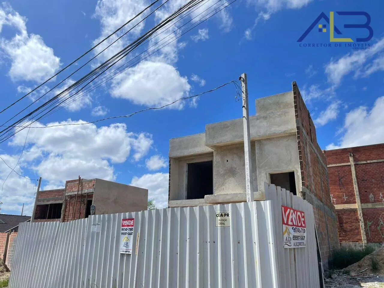 Sobrado com 3 dormitórios à venda, 125 m² por R$ 719.000,00 - Emiliano Perneta - Pinhais/PR